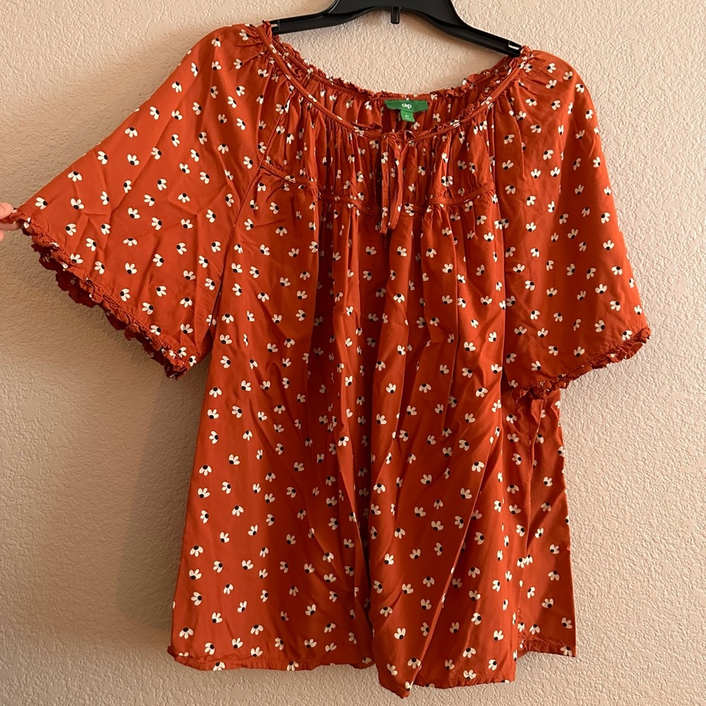 Women's blouse size 2X.